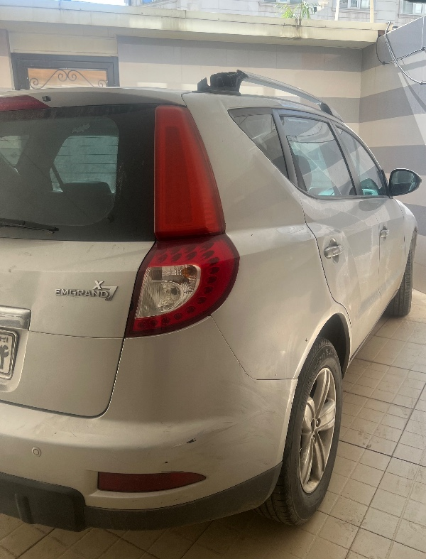 تصویر جیلی امگرند X7 اتوماتیک 1