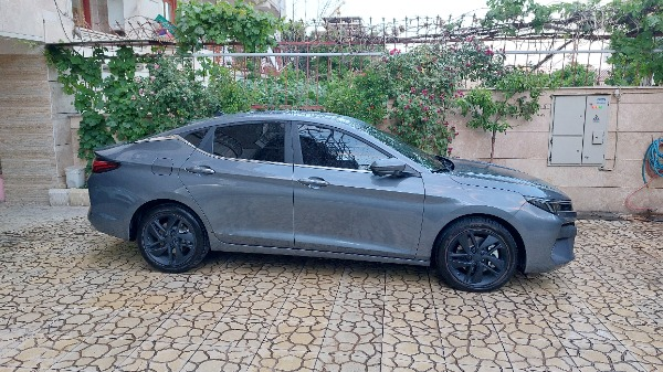 تصویر کی ام سی J7 2