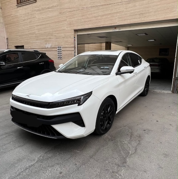 تصویر کی ام سی J7 3
