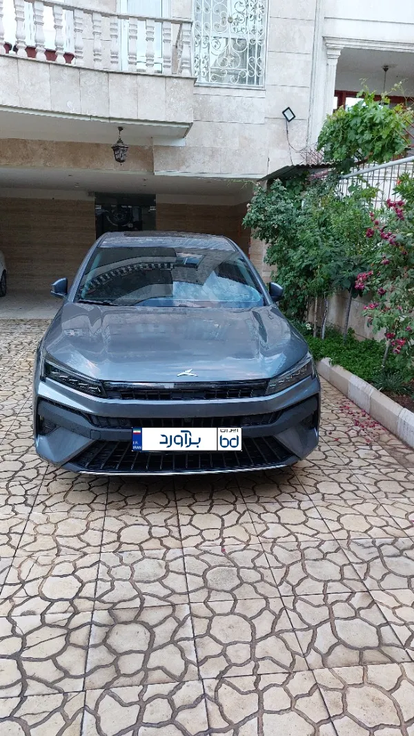 تصویر کی ام سی J7 4