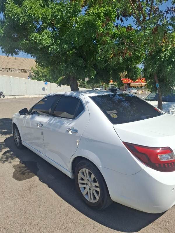 تصویر دنا پلاس  5 دنده ساده EF7 7