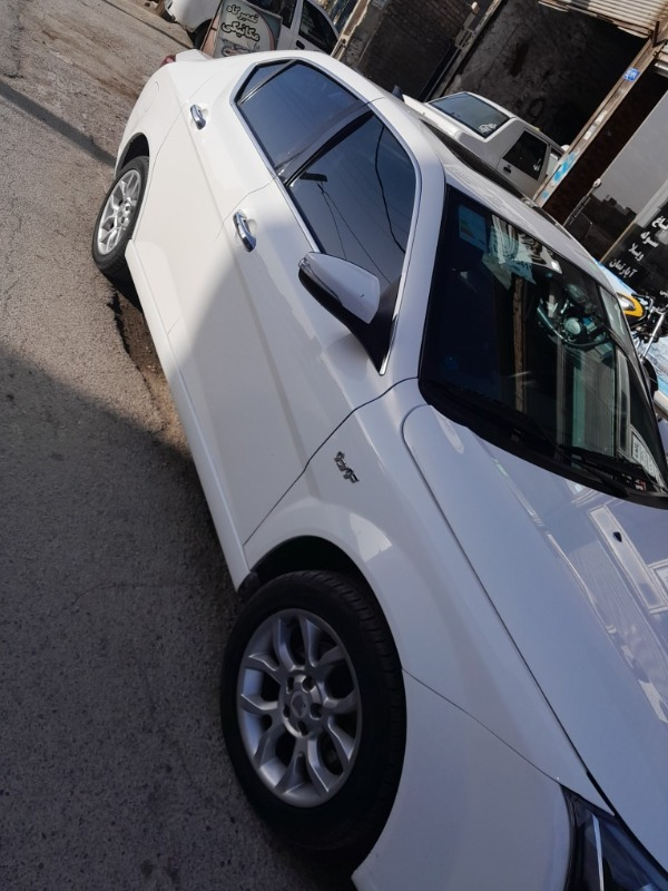 تصویر دنا پلاس توربو 5 دنده 2
