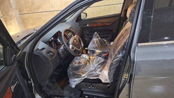 تصویر دنا پلاس  6 دنده EF7P 1