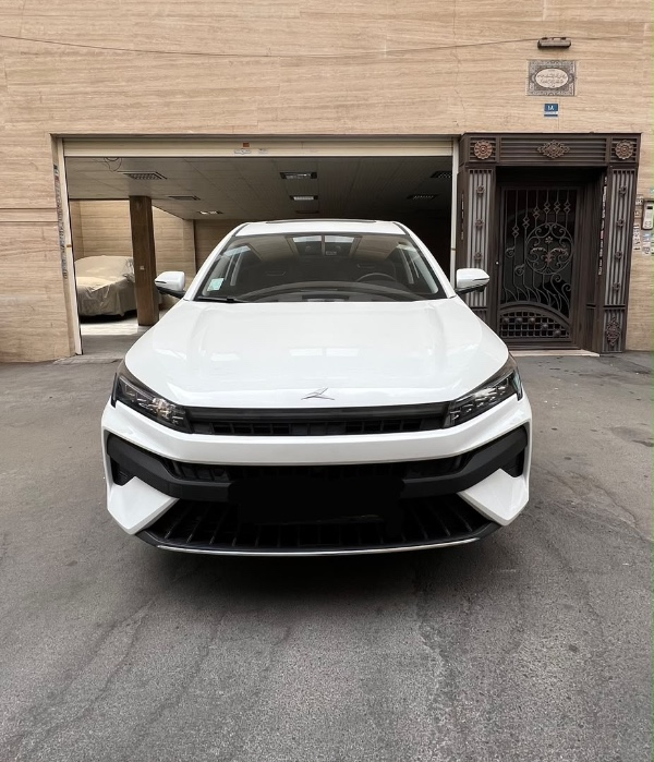 تصویر کی ام سی J7 1