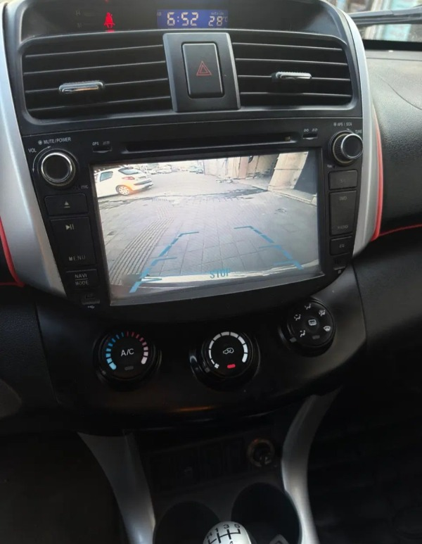 تصویر لیفان X60 دنده ای 8