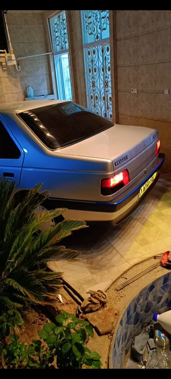 تصویر پژو 405 GLX بنزینی 1