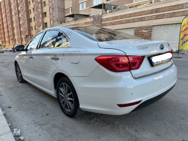 تصویر لیفان 820 اتوماتیک 4