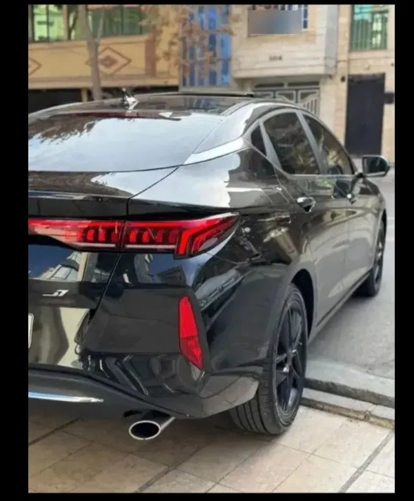 تصویر کی ام سی J7 1