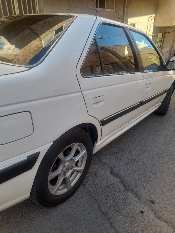 تصویر پژو پارس XU7P 1