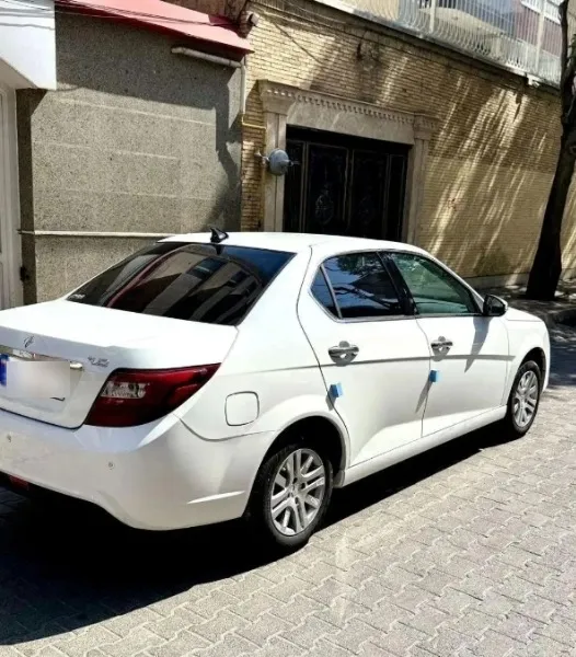 تصویر دنا پلاس  6 دنده EF7P 3