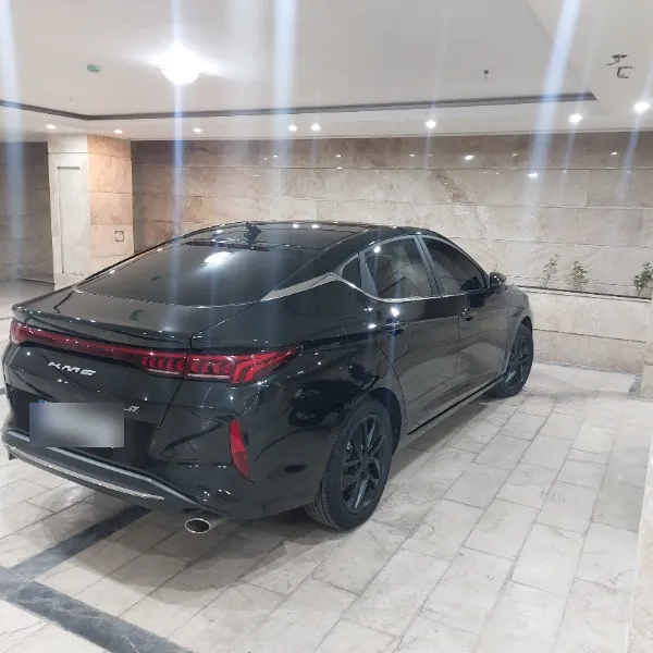 تصویر کی ام سی J7 3