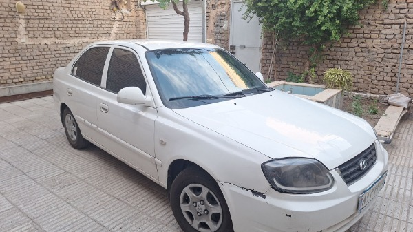 تصویر هیوندای ورنا 1.5 لیتر دنده ای 4