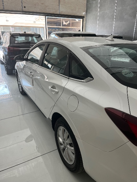 تصویر چانگان ایدو EV460 برقی 2