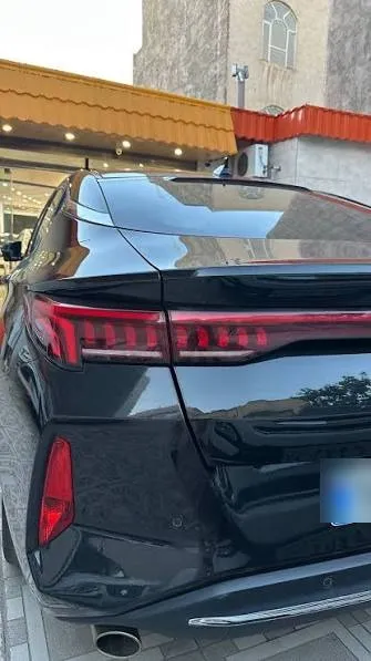 تصویر کی ام سی J7 1