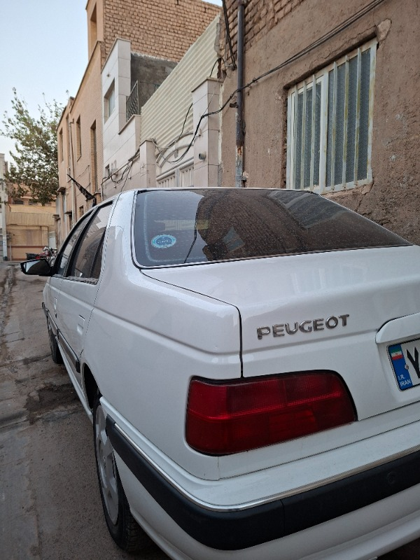 تصویر پژو پارس XU7P 1