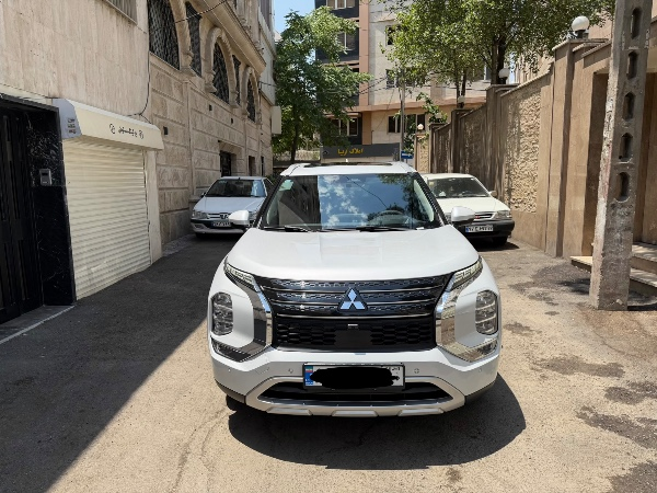 تصویر میتسوبیشی اوتلندر دو دیفرانسیل H لاین 1