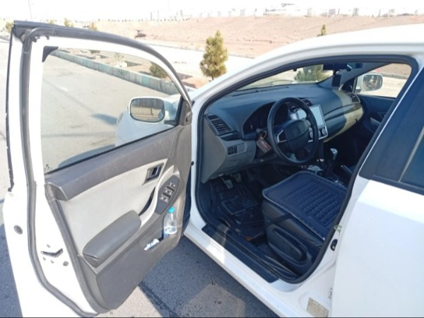 تصویر آریو S300 1.6 لیتر دنده ای 3