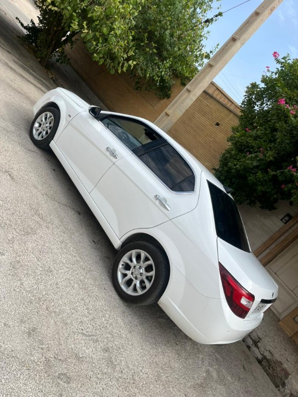 تصویر دنا پلاس  5 دنده ساده EF7 1