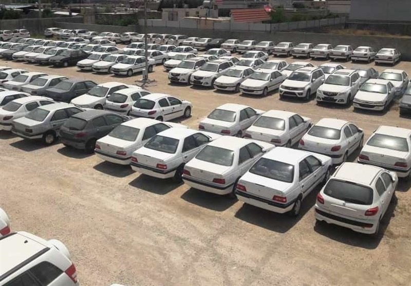 احتکار ۷۰۰ هزار خودرو در پارکینگ ها