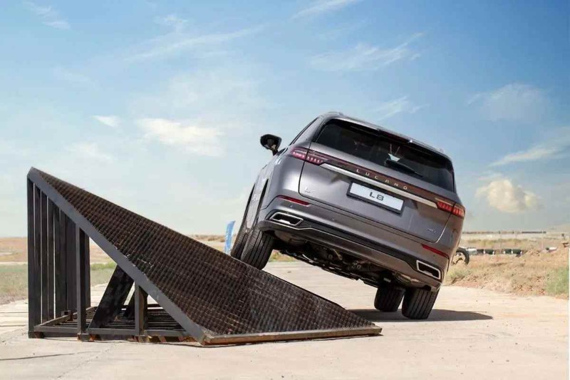 مقایسه لوکانو L۸ و اکستریم LX